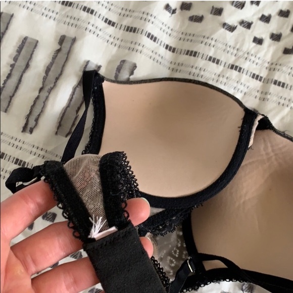 Sexy!! ❤️ Victoria’s Secret Push Up Bra! 36B EUC!! - Picture 3 of 5